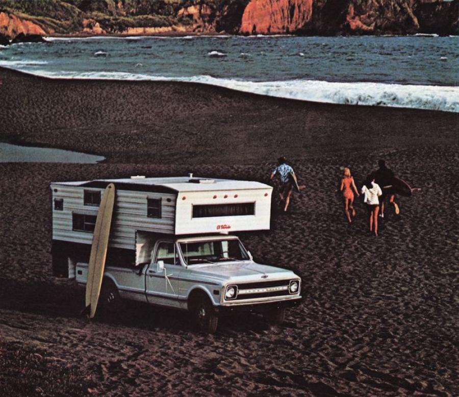  Chevrolet C20 Fleetside Pickup with Ward El Dorado Camper 1969 года  (фото 1 из 1)